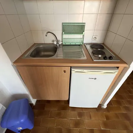 Centre Avec Piscine, Balcon Et Proximité Plage, 2 Personnes - Fr-1-702-3 * Agde