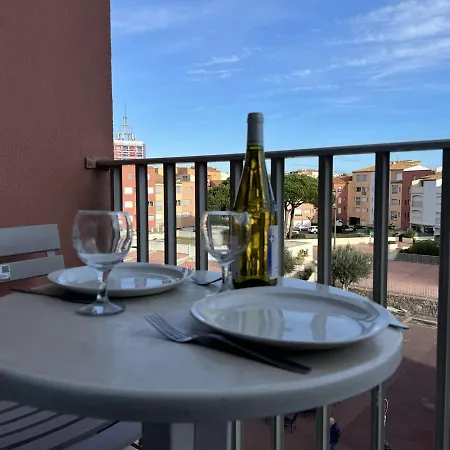 Centre Avec Piscine, Balcon Et Proximité Plage, 2 Personnes - Fr-1-702-3 *