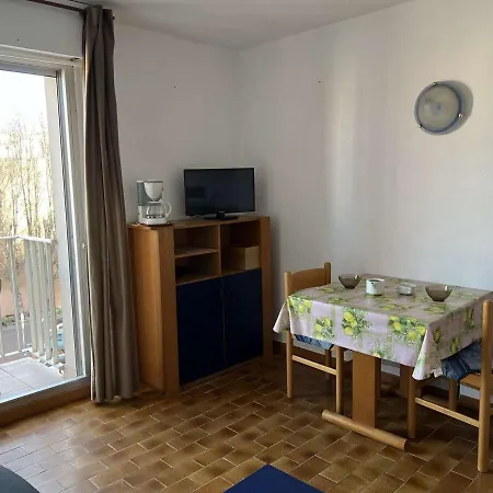 Centre Avec Piscine, Balcon Et Proximite Plage, 2 Personnes - Fr-1-702-3 شقة آجد